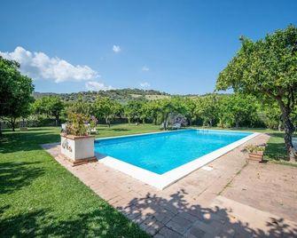Holiday Home in Guardavalle near River - Stilo - Piscina