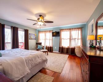 Luxurious & private cabin located near Chattanooga & three beautiful state parks - Dunlap - Bedroom