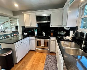 DuckUtopia-Pool/HotTub/Private Dock/0.3mi to Beach - Kitty Hawk - Cocina