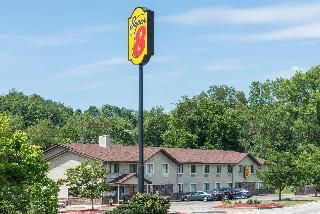 Super 8 by Wyndham Delmont