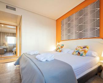 Apartamentos G3 Galeon - Madrid - Kitchen