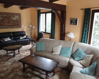 Spacious Villa with large private Pool and Air-conditioning in all 5 bedrooms - Hérépian - Sala de estar