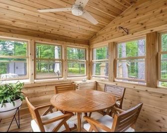 Adorable Northwoods cabin - Iron River - Dining room