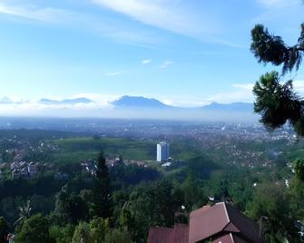 Le Vallon Bandung - Bandung - Balcón