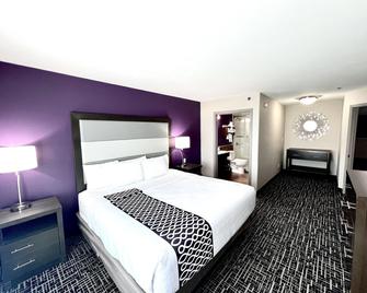 La Quinta Inn & Suites by Wyndham Pharr North McAllen - Pharr - Bedroom