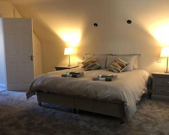 Discreet luxury Super house! - Cork - Bedroom