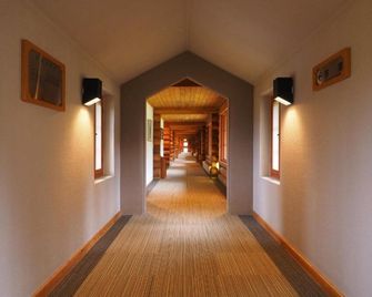 Log Hotel Larch Lake Kanayama - Minamifurano - Gang