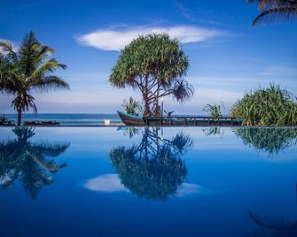 Serendib Beach Hotel - Induruwa - Pool