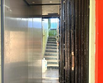 Hotel Asmeet Kolkata - Kalkata - Salónek