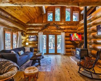 Retreat at Blueberry - Park Rapids - Living room