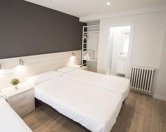 Happy Hostal Carrales - Burgos