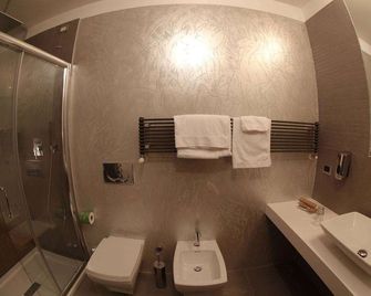 Hotel Cave Del Sole - Matera - Bathroom