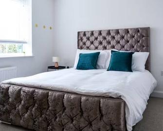 1 Bedroom Apartment Leamington Spa Hosted By Golden Key - Warwick - Bedroom