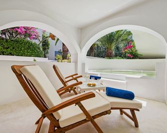 Atlantis Beach Villa - Perissa - Balkon
