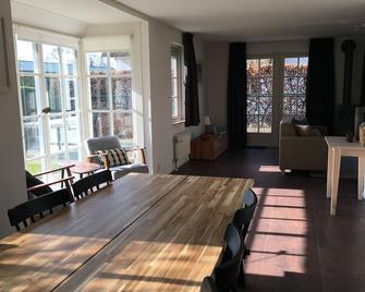 Luxury villa Duin9 Zealand in the dunes - Westenschouwen - Comedor