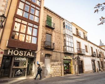 Hostal Caballeros - Soria - Building