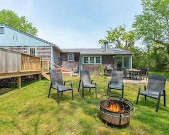 100 Ft to Skaket Beach - Orleans - Patio