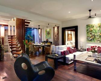 Majapahit Beach Villas by Nakula - Gianyar - Living room