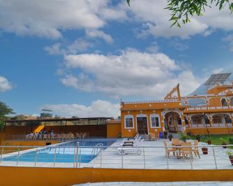 Akshay valley Hotel & Restro - Gogūnda - Edificio