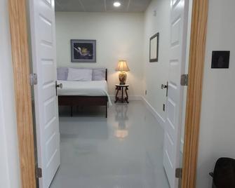 Hidden Gem in Historic Downtown Moultrie! - Moultrie - Hallway