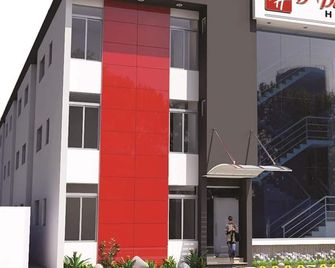 Dpravia Hotel - Baní - Building