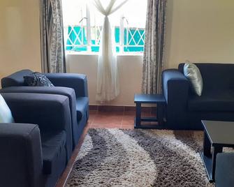 The Best Green Garden Guest House in Harare - Harare - Living room