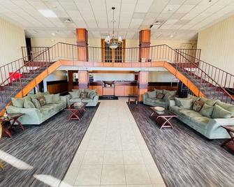 Mystic River Hotel & Suites - מיסטיק - טרקלין