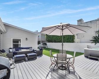 Newport Heights Family Home. 4Bdrm/3- Full bath.Walking Distance to ALL - Costa Mesa