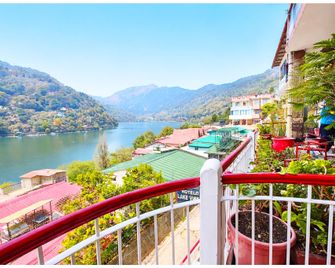 Goroomgo Naini Lake View Mall Road Nainital - Nature View From Balcony - Nainital - Balkon