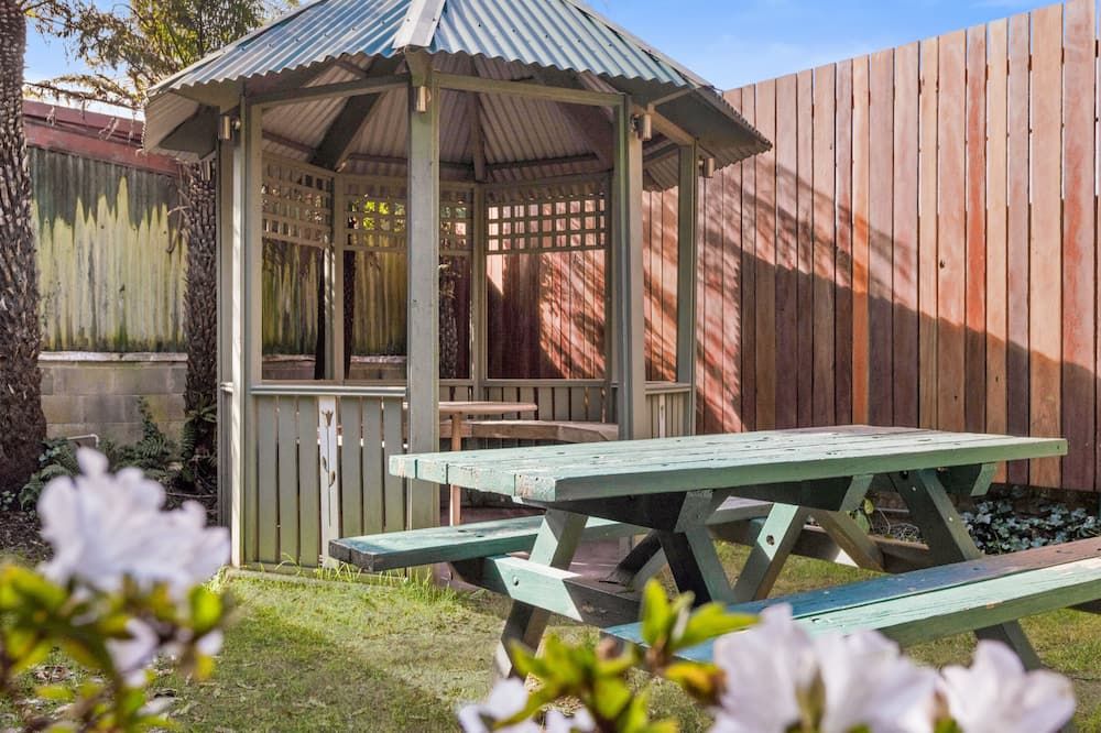 بلو ماونتنز هرتدج موتل