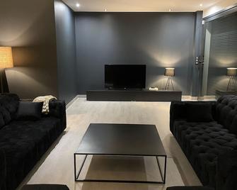La Villa Blanche - Saint-Cézaire-sur-Siagne - Sala de estar