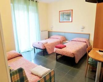 Hotel Lucerna - Taggia - Habitación