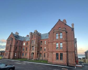 Gibson Manor Apartments - Wallasey - Building