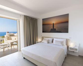 Est Hotel - Santa Cesarea Terme - Makuuhuone
