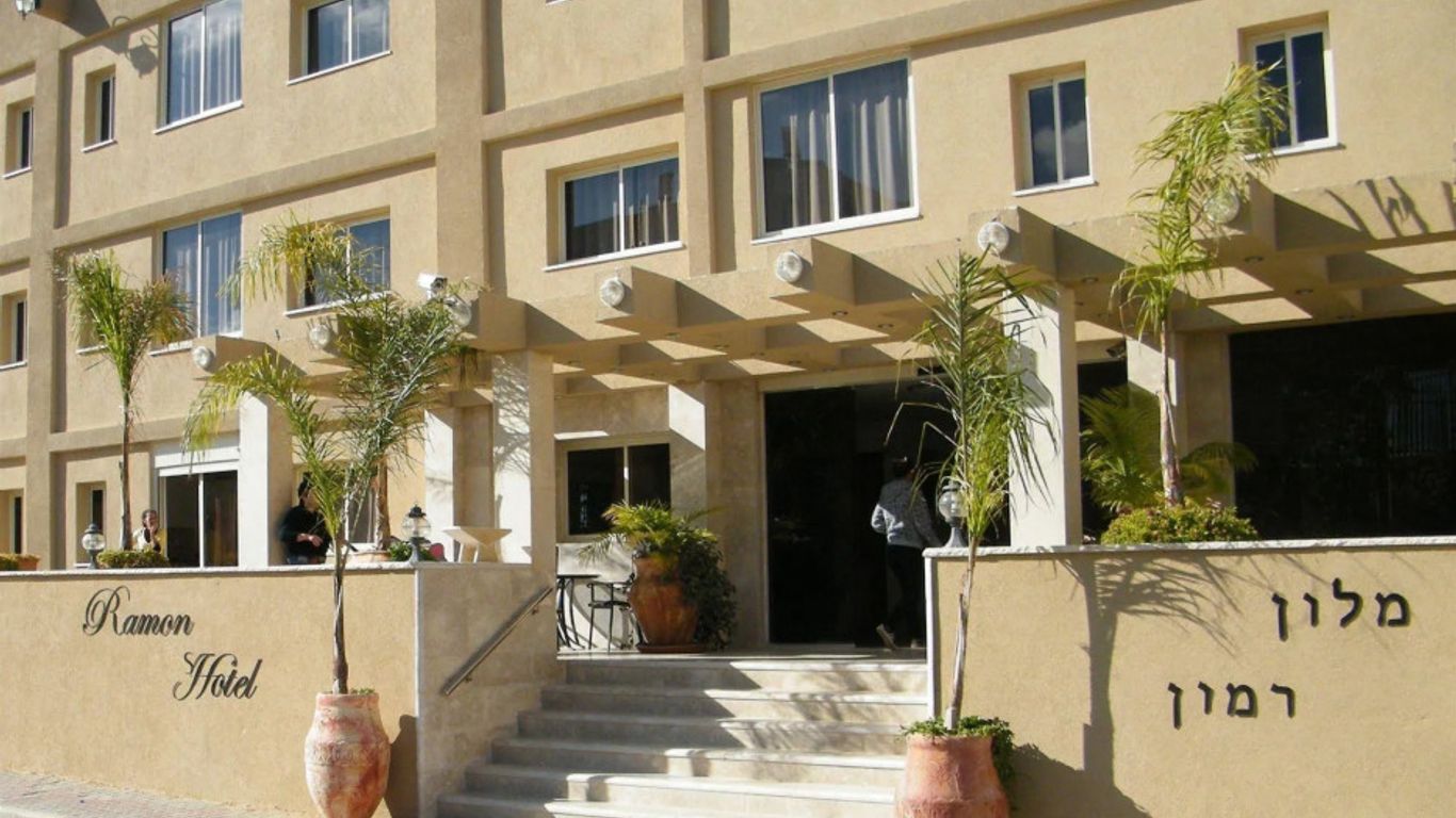 Ramon Suites By Smart Hotels