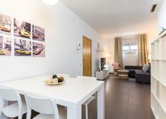 Three bedroom apartment (201) - Cornellà de Llobregat - Dining room