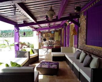 Beautiful villa in Gardanne between Aix-en-Provence and Marseille - Gardanne - Patio