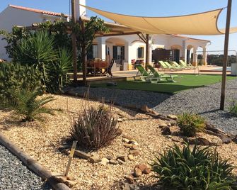 Quinta Courela Das Aguinhas, A New Villa Set In Peaceful ,panoramic Location - Ourique - Patio