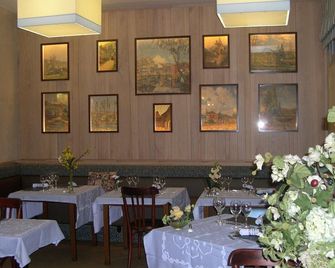 Hôtel Bar Aux Armes D'estaing - Kb Hotel Group - Estaing - Restaurant