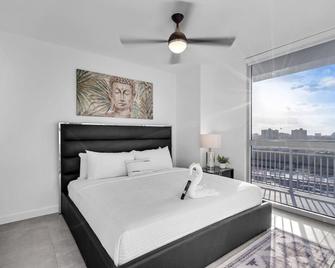 Gorgeous 3-Bed Retreat Mins from Bayside and Parking - Miami - Habitación
