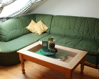 Flower room - double room, shower, WC, garden side - Huberhof - Sankt Kathrein am Offenegg - Salon
