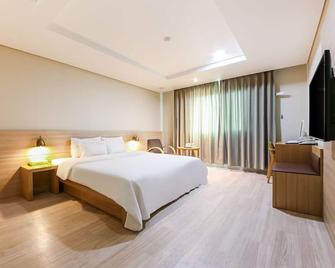 Haenam Namdo Hotel - Haenam - Bedroom