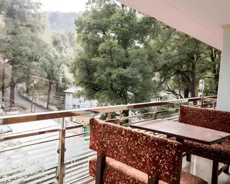Goroomgo Moon Near Mall Road Nainital - Nainital - Balcon