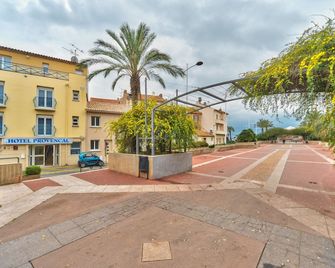 Hotel Provencal - Saint-Raphaël - Toà nhà