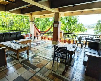 Hotel Forest Lake Backpackers' Hostel - Pokhara - Balcony