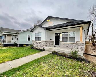 Nicest New construction Home in Middletown, Ohio - Middletown - Building