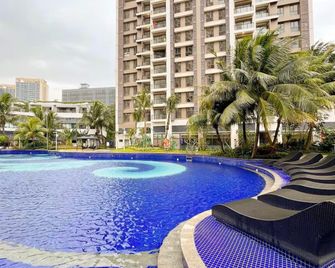 Home for family, next to AEON mall - Tangerang City - Pool