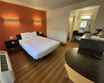 Studio 6 Suites Riverside Ca - Riverside - Chambre