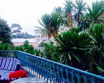 Sunshine Hotel - אסמרה - מרפסת