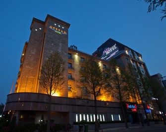 Opera 21 Hotel - Jeonju - Building